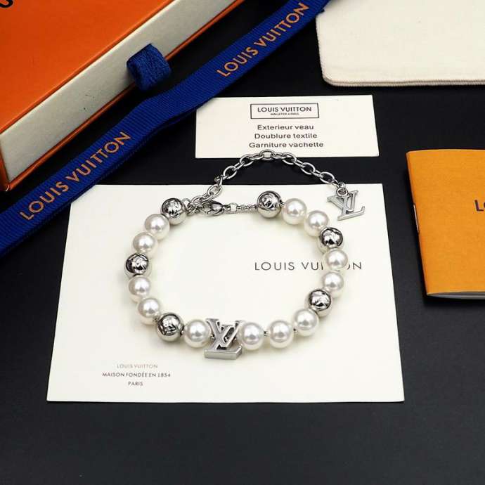 Picture of LV Bracelet _SKULVbracelet08cly2710948